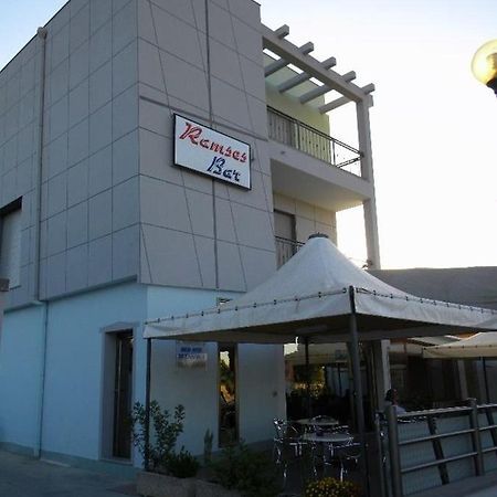 B&B Ramses Uta ภายนอก รูปภาพ