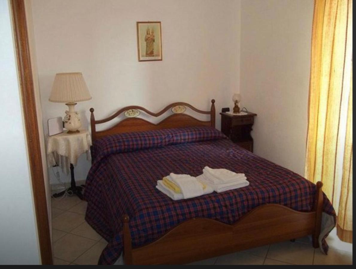 B&B Ramses Uta ภายนอก รูปภาพ