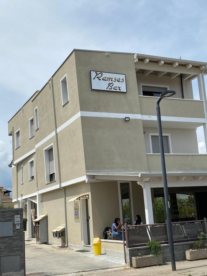 B&B Ramses Uta ภายนอก รูปภาพ